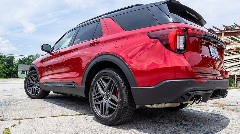 The Rear Quarter View Of The 2025 Ford Explorer St
