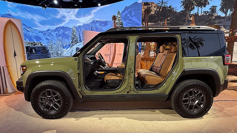 The Jeep Recon Ev Suv With The Doors Off