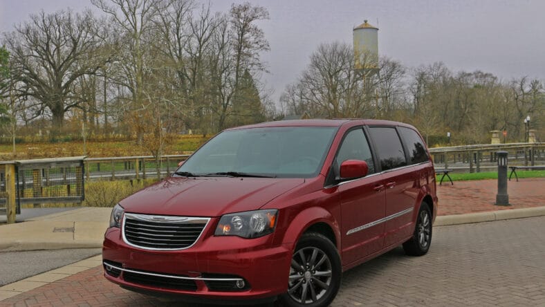 A Girls Guide To Cars | 2016 Chrysler Town &Amp; Country - The Perfect Holiday Ride - 2016 Town And Country Chrysler