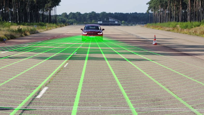 A Girls Guide To Cars | Advanced Safety Feature: Ford Pre-Collision Assist - Fordmondeo Pedestriandetection 01