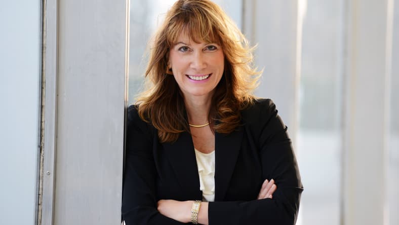 A Girls Guide To Cars | What Drives Her: Elaine Bannon, Engineering Lincoln Luxury - Elaine Bannon 2 December 2014 E1426552552147