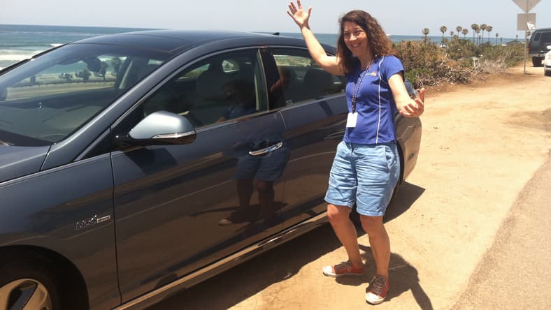 A Girls Guide To Cars | Sneak Preview: The 2016 Hyundai Sonata Hybrid - Blue