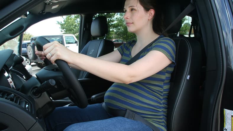 A Girls Guide To Cars | Video: You Wear A Seat Belt, But Are You Wearing It Correctly? - Seat Belt Pregnant Woman