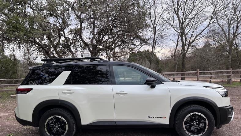 Notice The Tubular Roof Rack On The Nissan Pathfinder Rock Creek Edition