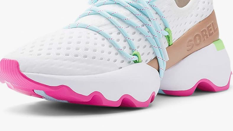 You Can'T Go Wrong With The Bright Pops Of Color On These Slip On Sorel Kicks.