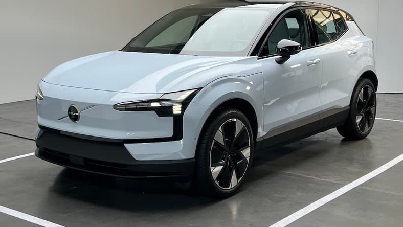 The Volvo Ex90