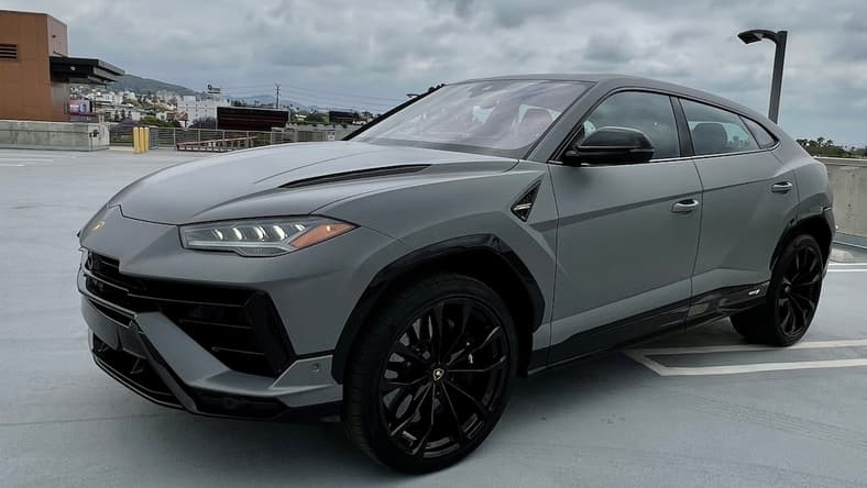 Lamborghini Urus S Front End Luxury Suv