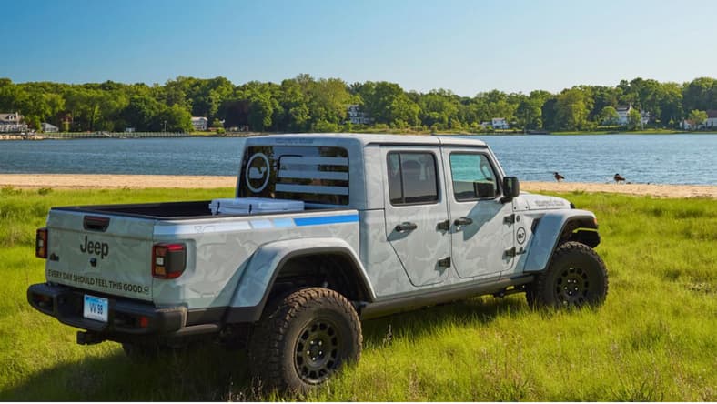 The Custom Vineyard Vines Jeep Gladiator Giveaway