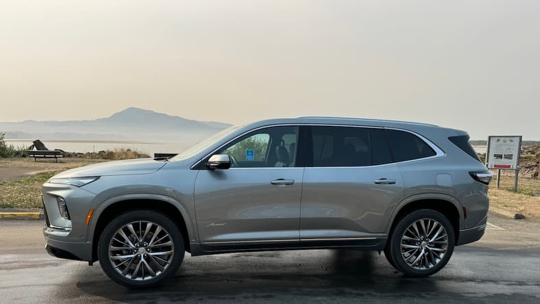 2025 Buick Enclave First Drive: This Modern, Elegant 3-row SUV Is All That, and More 1 The 2025 Buick Enclave