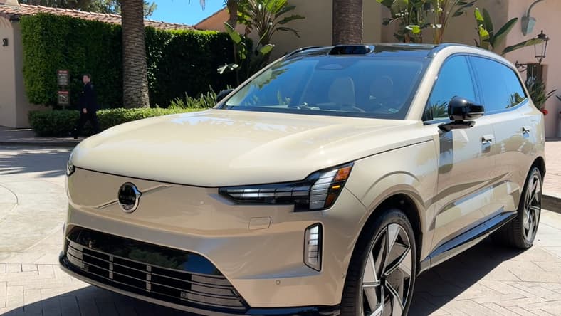 The 2025 Volvo Ex90