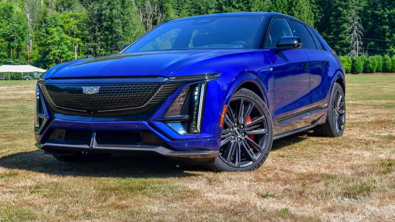 5 Reasons You Should Check Out the 2026 Cadillac Lyriq-V 1 The Front End Of The 2026 Cadillac Lyriq-V