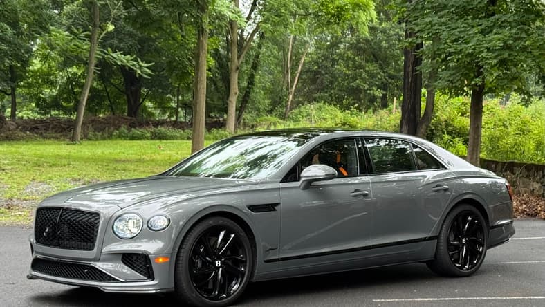 11 Things Surprising Things In The Bentley Flying Spur - A Girls Guide to  Cars