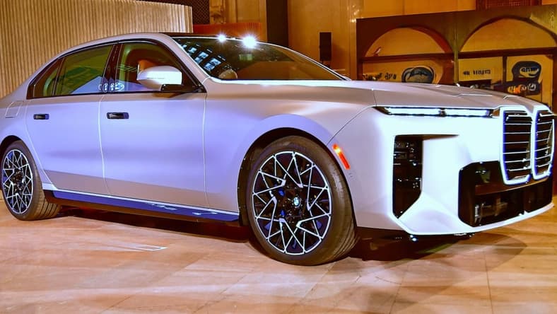 The Low Profile Of The Bmw 7 Series Neue Klasse