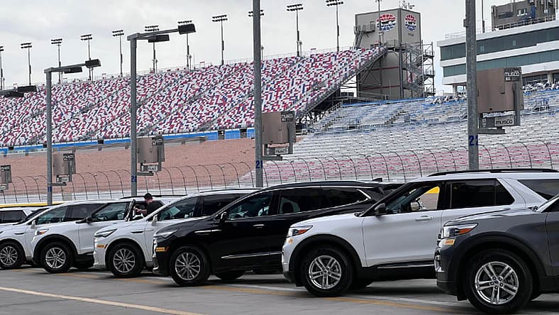 Time To Test The Tires Off The Track! These Ford And Buick Suvs Fitted With Pirelli Tires Are Ready For A Two-Hour Scenic Drive.