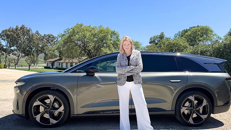 Lucid Gravity May be the Ultimate 3-Row SUV: Electric, Luxury, Minivan-Style Space 1 Lucid Gravity Featured