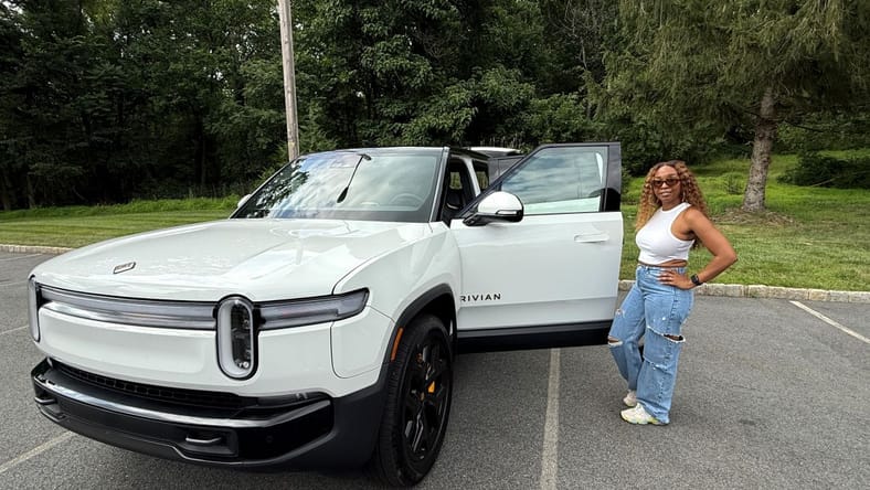 The 2025 Rivian R1S Ascend