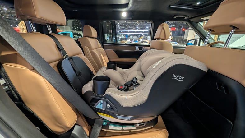 The Britax Galaxy360: A Rotating Car Seat That Actually Makes Kid-Hauling Easier 3 The Britax Galaxy360 Car Seat Installed In A Hyundai Santa Fe At The Chicago Auto Show