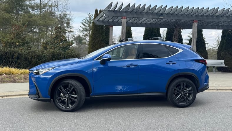 The Side View Of The 2026 Lexus Nx 450H+