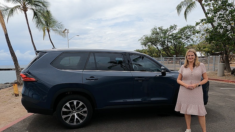 2024 Toyota Grand Highlander First Drive: A Roomy, Luxe 3-row SUV That’s Easy on Gas 2 Toyota Grand Highlander And Scotty Reiss