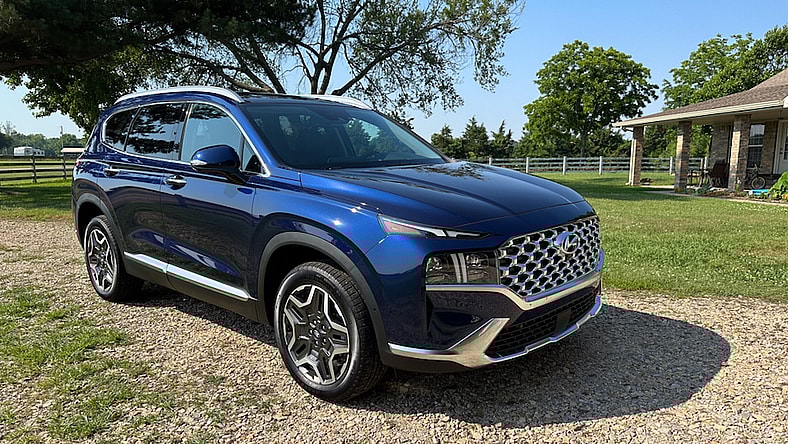 2023 Hyundai Santa Fe Hybrid Review: Can This Compact SUV Stand Up to the Family Challenge? 2 2023 Hyundai Santa Fe Hybrid Review