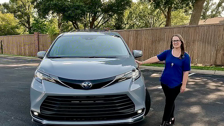 A Mom's Take on Why the Toyota Sienna Minivan is so Popular 2 Toyota Sienna Woodland Edition 2 - Holli Fourniquet