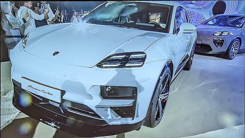 Porsche Macan Ev