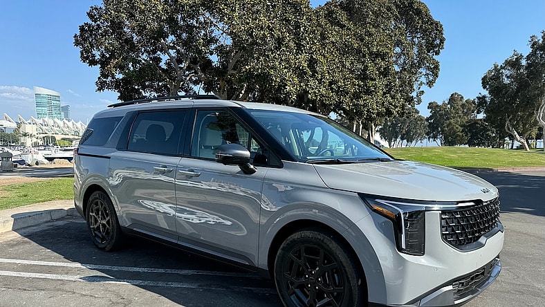 The 2025 Kia Carnival Has A More Suv Like Look