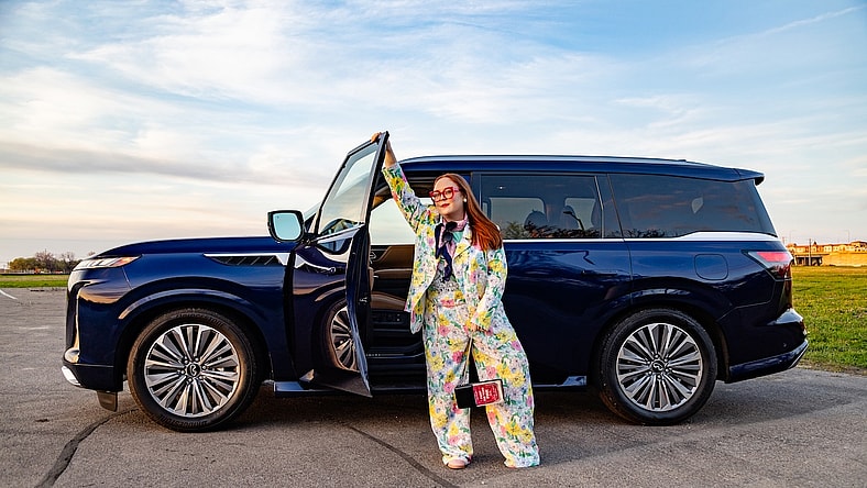 Mom Life Is Sporty And Elegant In The Infiniti Qx80