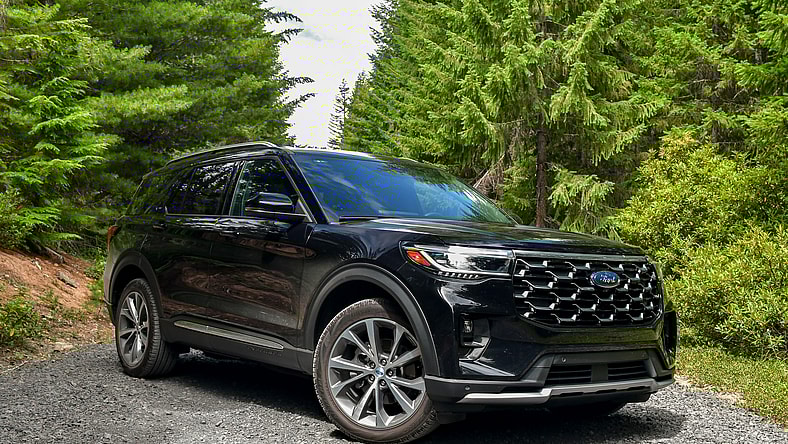 5 Things My Family and I Loved (And 2 We Didn't) About the 2025 Ford Explorer Platinum 2 The Front End Of The 2025 Ford Explorer Platinum 4Wd