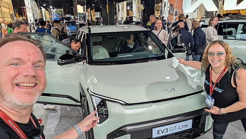 Patrick Anderson And Liv Leigh With A New Kia Ev At The Iaa Mobility Expo