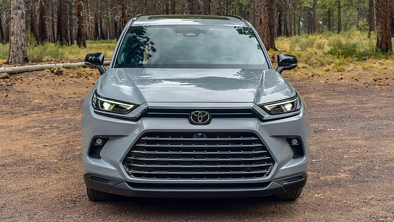 The Very Front End Of The 2025 Toyota Grand Highlander Hybrid