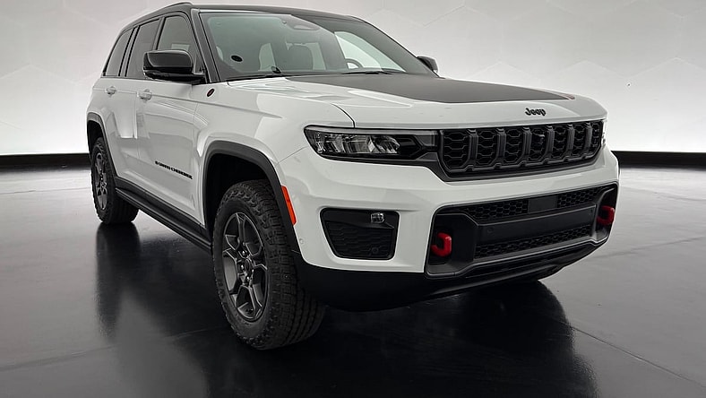 Please Don’t Mess With the 2026 Jeep Grand Cherokee — Unless It Gets Better (Guess What: It Does) 2 The 2026 Jeep Grand Cherokee 4Xe Trailhawk Edition