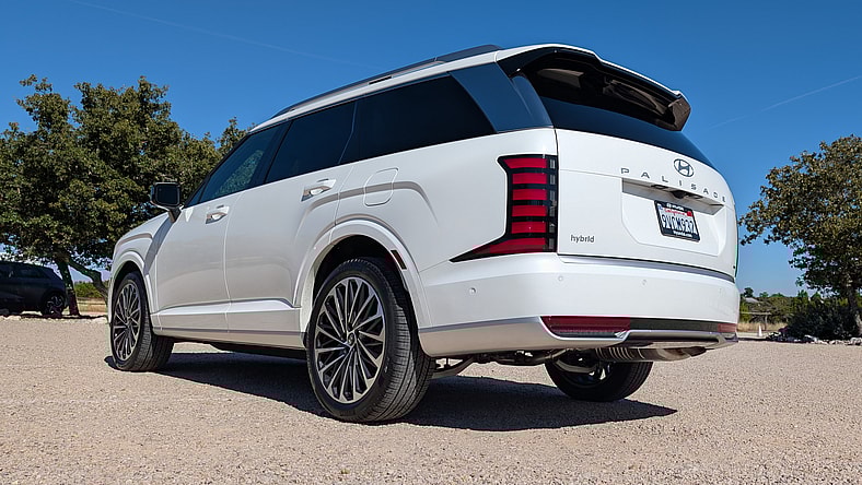 The Rear Quarter End Of The 2026 Hyundai Palisade Hybrid