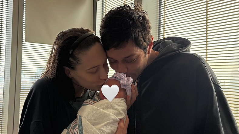 Elsie Hewitt And Pete Davidson With Daughter Scottie