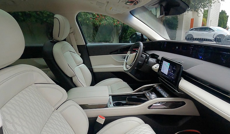 The 2024 Lincoln Nautilus Black Label Features The Chateau Interior 