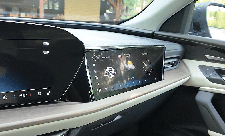 The Passenger Screen In The 2025 Audi Q5