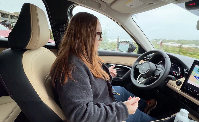 Short Girl Guide To Setting The Seat Back This Is Too Far Away For Comfort