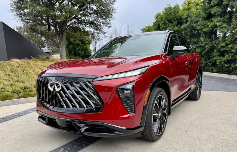 The Front End Of The 2027 Infiniti Qx65