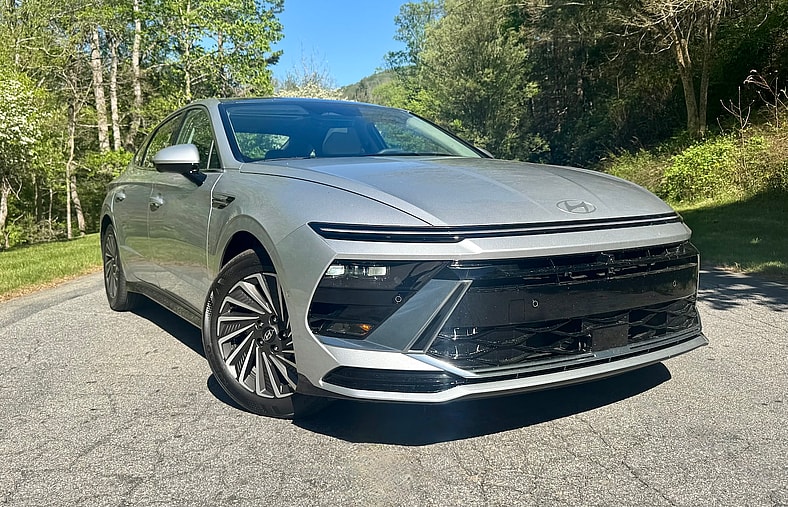 How Many Mpg Does The 2026 Hyundai Sonata Hybrid Get?