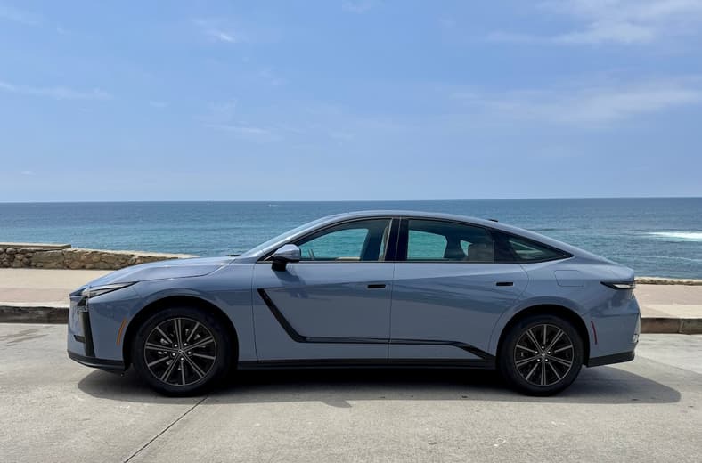 The 2026 Lexus Estee 350H
