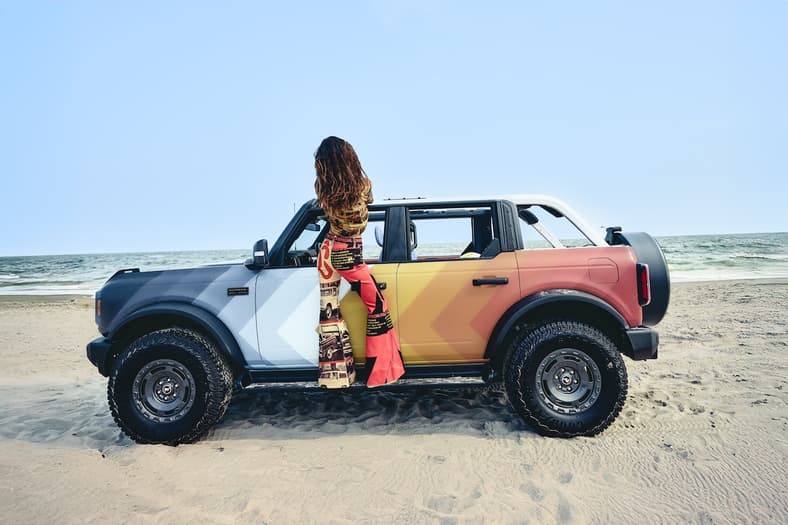 Ford Bronco Goes Beachy, Breezy and Bold in This Brilliant Collab with Alice + Olivia 7 The Ford Bronco Is The Perfect Stage For Alice + Olivia