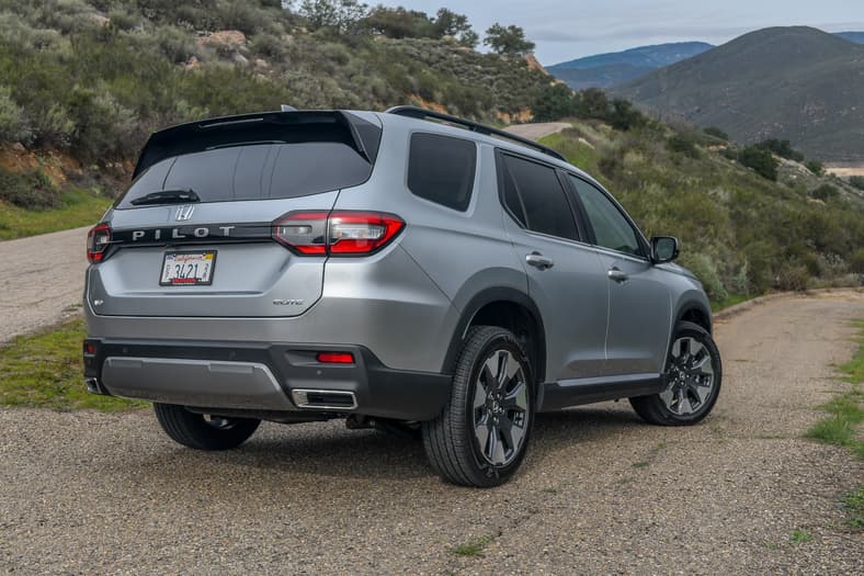 The 2026 Honda Pilot Was Upgraded and Polished, and Changed My Mind About 3 Row SUVs 3 The Rear Quarter View Of The 2026 Honda Pilot Elite