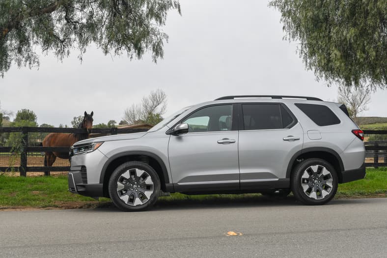 The Side Profile Of The 2026 Honda Pilot Elite
