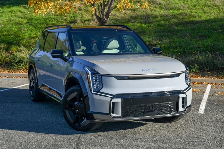 The Front Quarter End Of The 2026 Kia Ev9