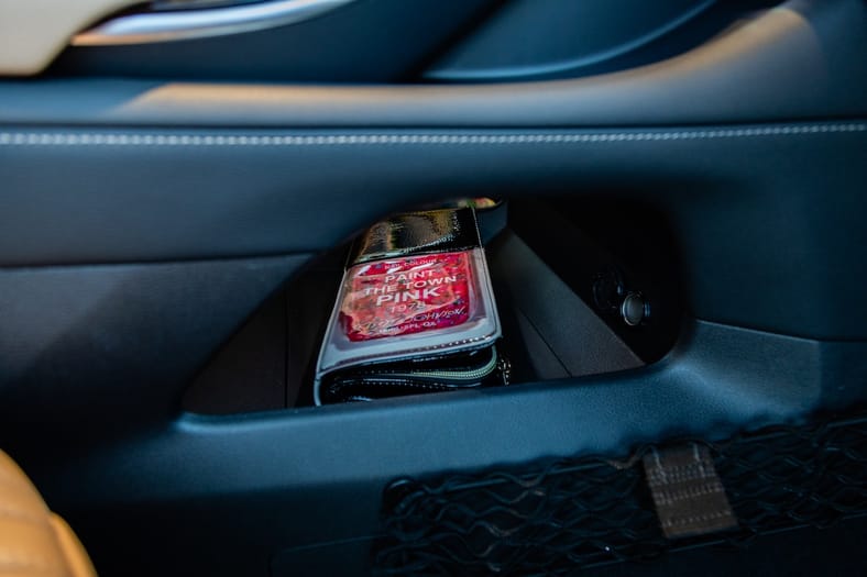 11 Things in the 2025 Infiniti QX80 That Made Me Swoon 9 There'S Even A Place For Your Purse Down Below And Out Of Sight In The Infiniti Qx80
