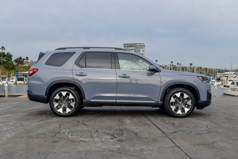 The 2026 Honda Pilot Was Upgraded and Polished, and Changed My Mind About 3 Row SUVs 9 The Side Profile Of The 2026 Honda Pilot