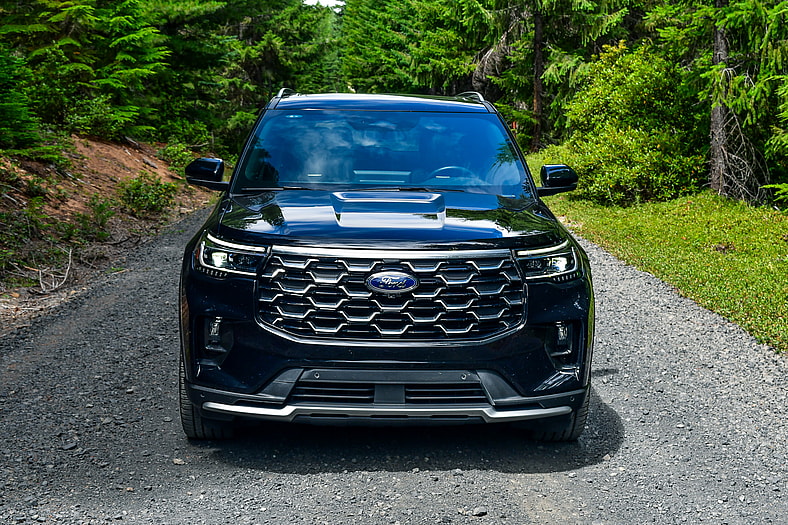 5 Things My Family and I Loved (And 2 We Didn't) About the 2025 Ford Explorer Platinum 3 The Front End Of The 2025 Ford Explorer Platinum 4Wd