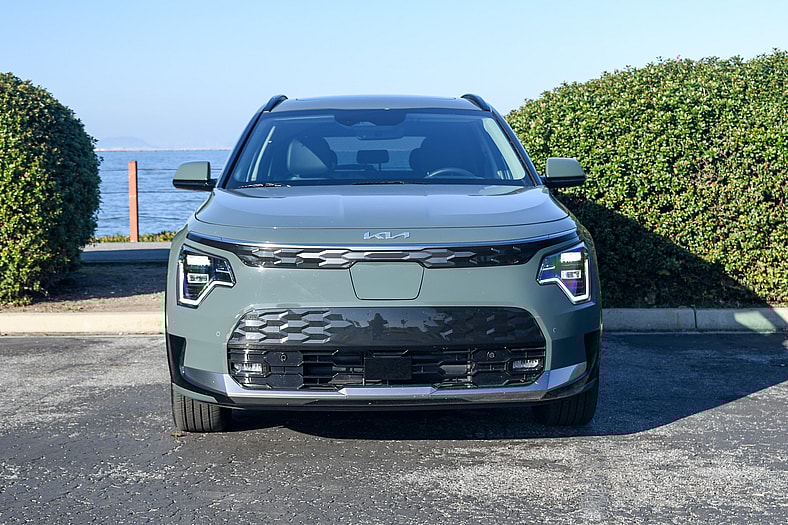 The Very Front End Of The 2025 Kia Niro Ev Wave