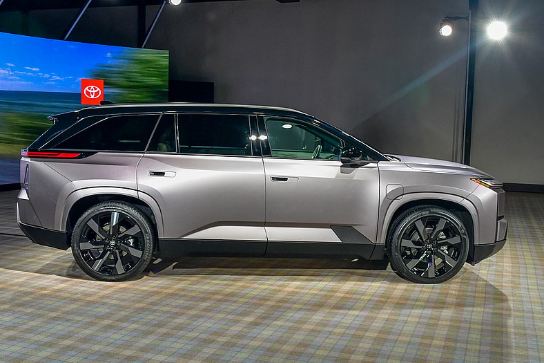 The Side Profile Of The 2027 Toyota Highlander Ev