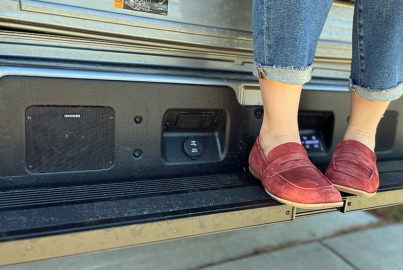 2024 GMC Sierra 1500 AT4X: Want to Feel Like Queen of the Road? Truck Yeah! 8 Gmc Sierra 1500 At4X